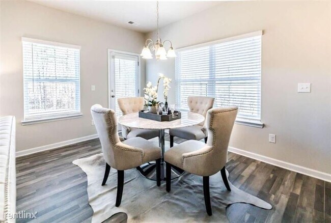 Foto del edificio - 3 br, 3 bath Townhome - 2816 Hillside Way