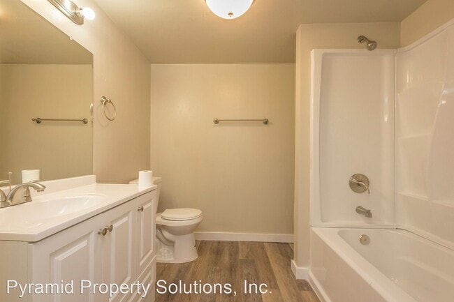 Building Photo - 3 br, 2 bath House - 704 West 5th St