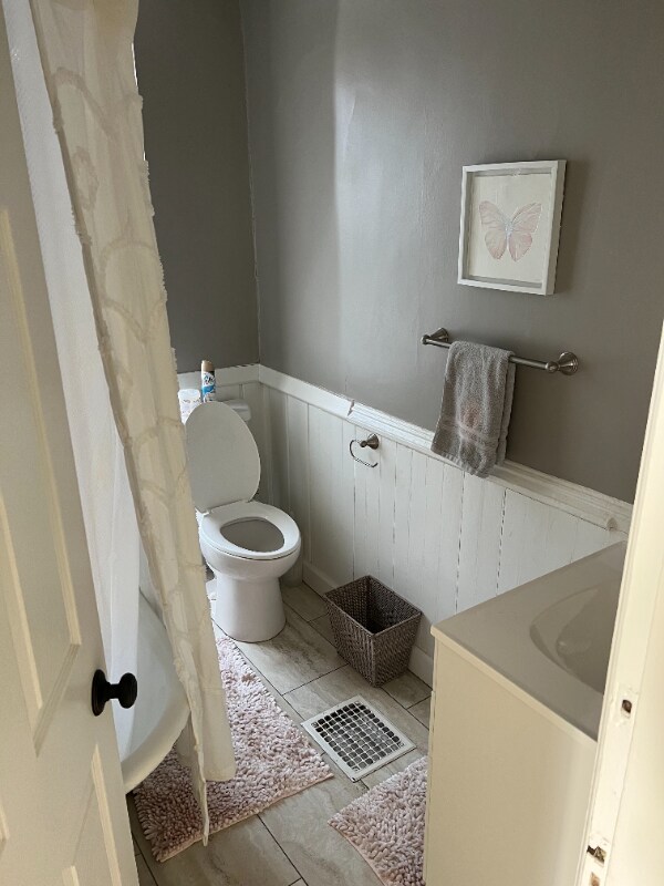 Building Photo - 733 Fenelon Pl