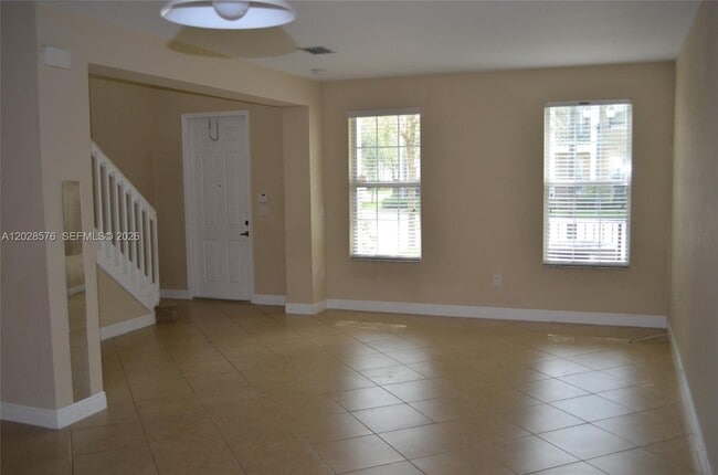 Building Photo - 1524 SW 147th Ave