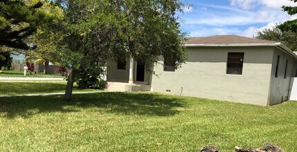 Building Photo - 2801 SW 81st Ave