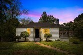 Foto principal - Beautifully Renovated 4 Bedroom 2 Bath Hom...