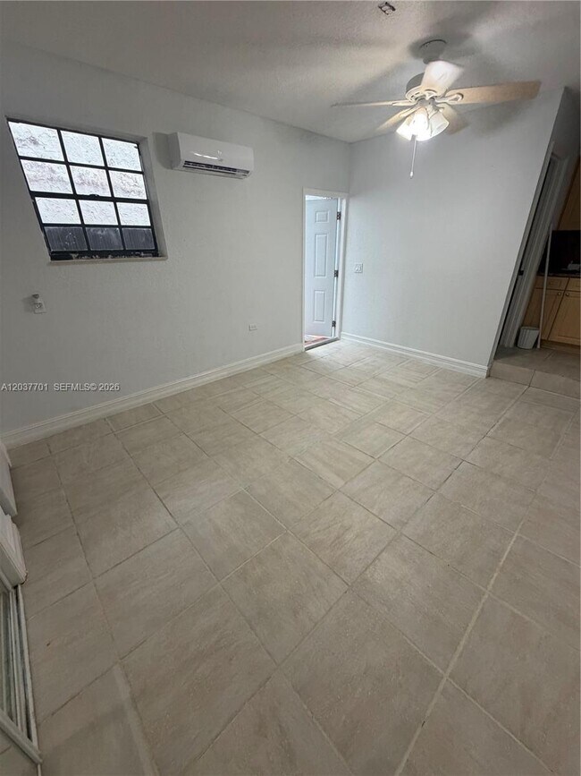 Foto del edificio - 4741 SW 3rd St