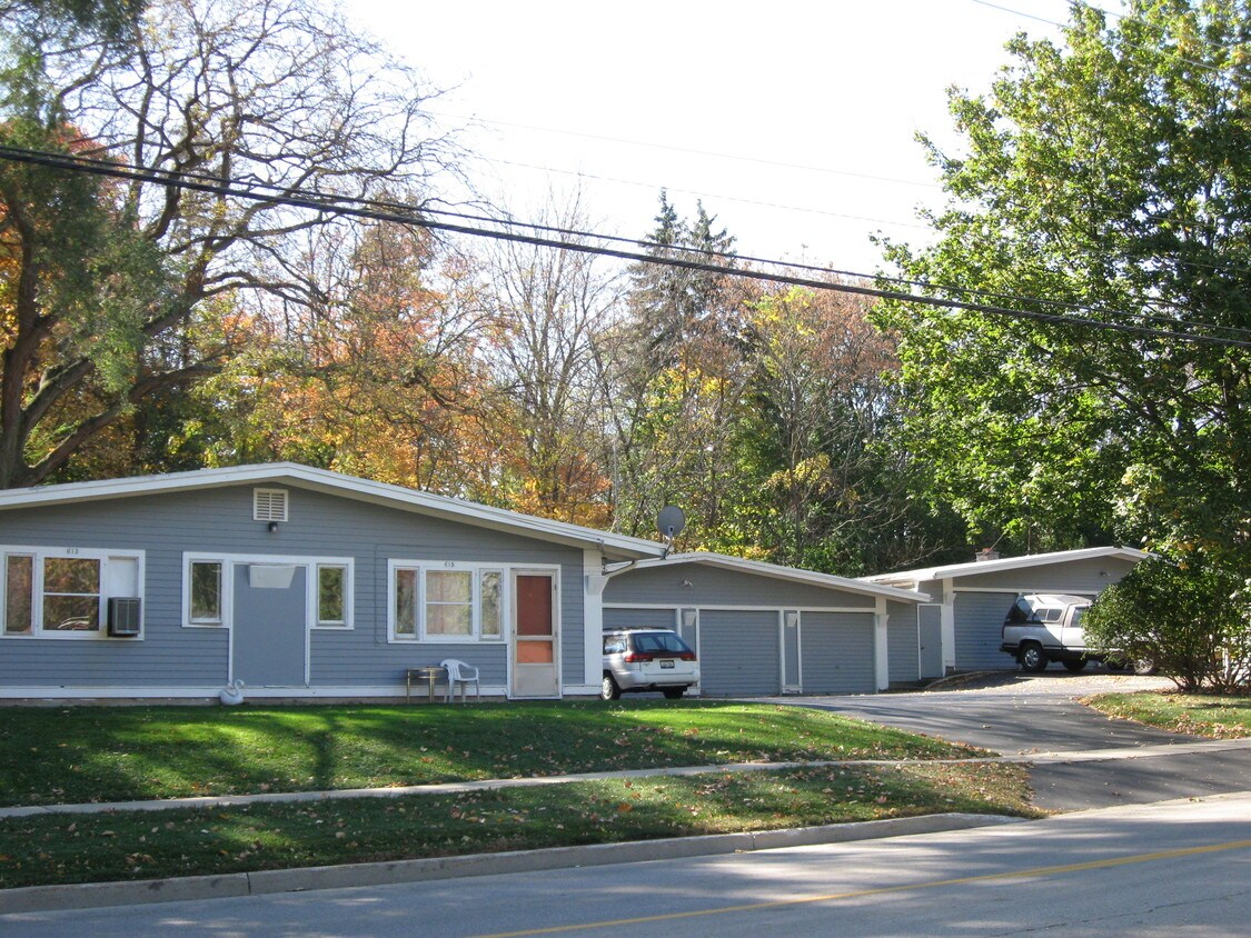 Building Photo - 613 W Main St