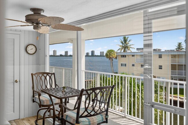 Foto del edificio - 110 Shore Ct