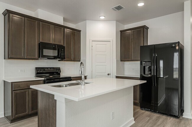 Foto del edificio - Where Style Meets Comfort: Elevate Your Li...