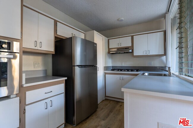 Foto del edificio - 11131 Rose Ave