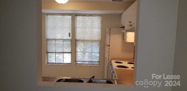 Foto del edificio - 5119 Fair Wind Ln