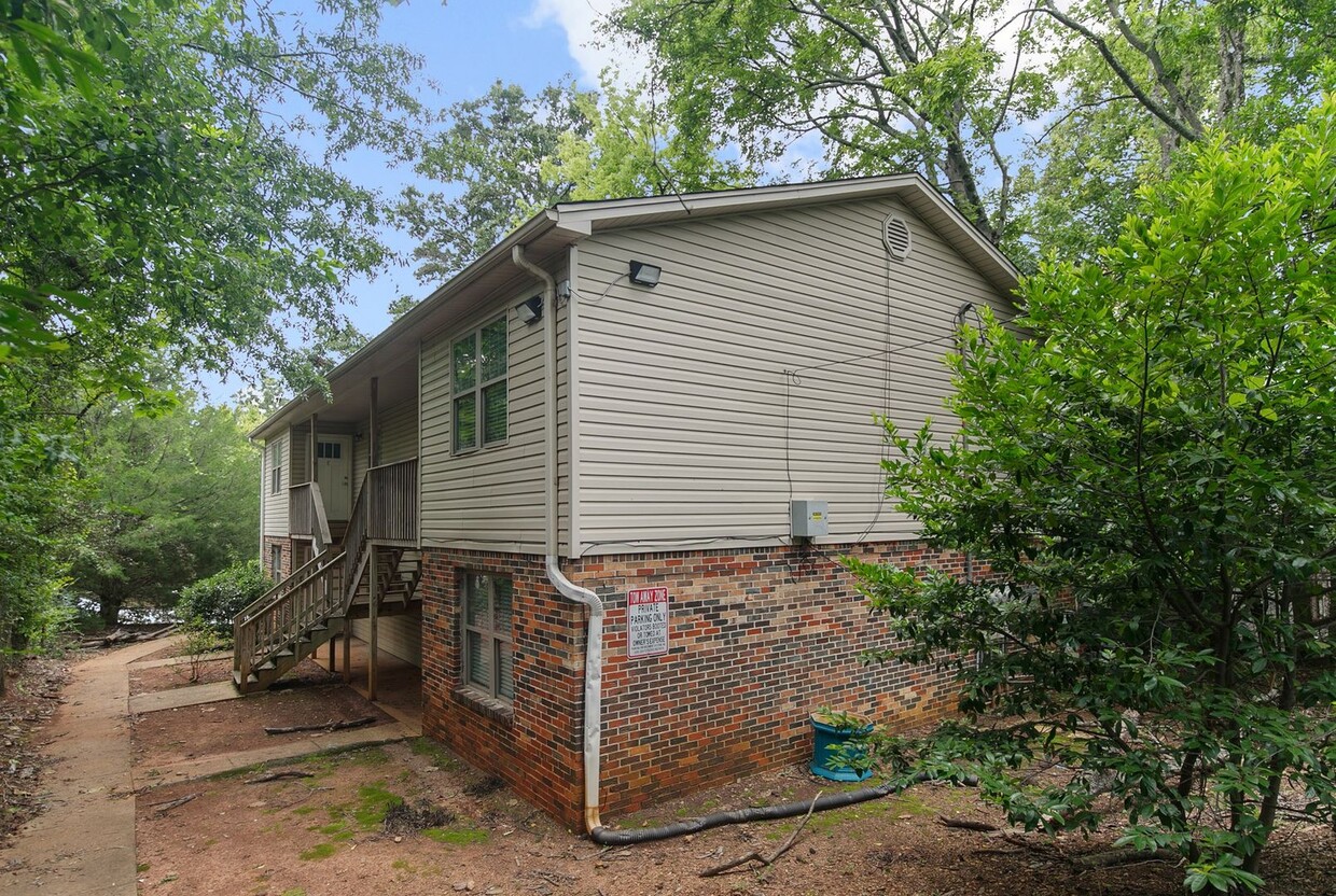 Primary Photo - Avondale Glen - 2 Bedroom / 1 Bathroom