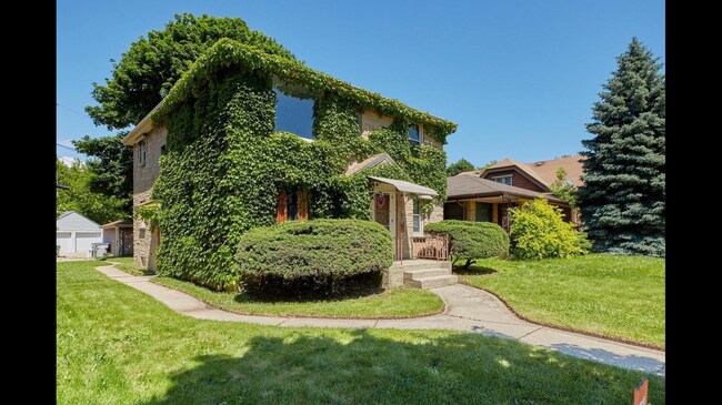 Foto del edificio - 3391 S Howell Ave