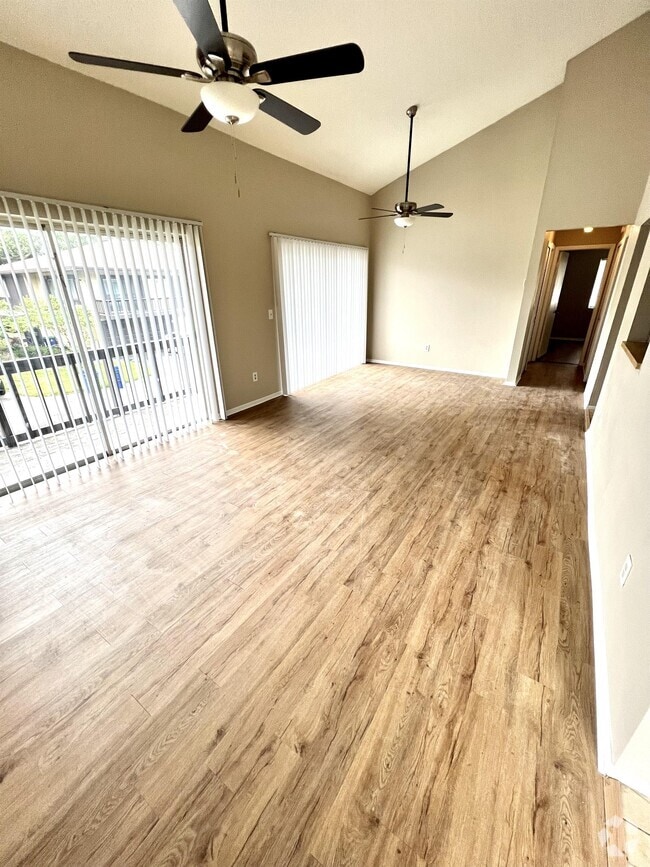 Hidden Cove Apartments for Rent with a Garage Clearwater, FL 1 Rentals