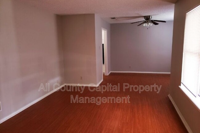 Building Photo - 7506 Barcelona Dr