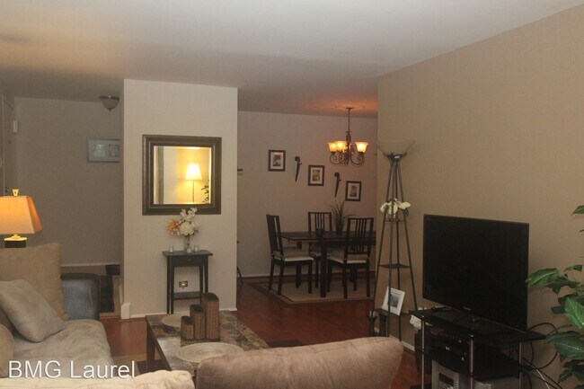 Foto del edificio - 2 br, 2 bath House - 11218 Cherry Hill Rd ...