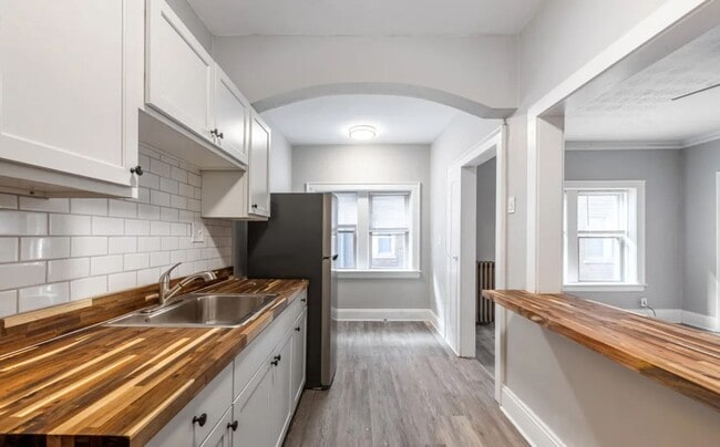 Building Photo - Clifton Lake Apartments