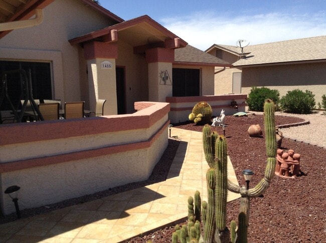 Lovely Golf Course Home Available May thro... - Lovely Golf Course Home Available May thro...