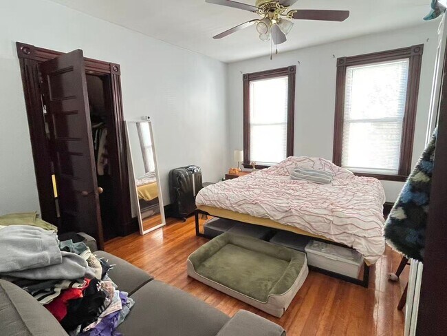 Building Photo - 9/1 Spacious Lower Allston 3BR near Boston...