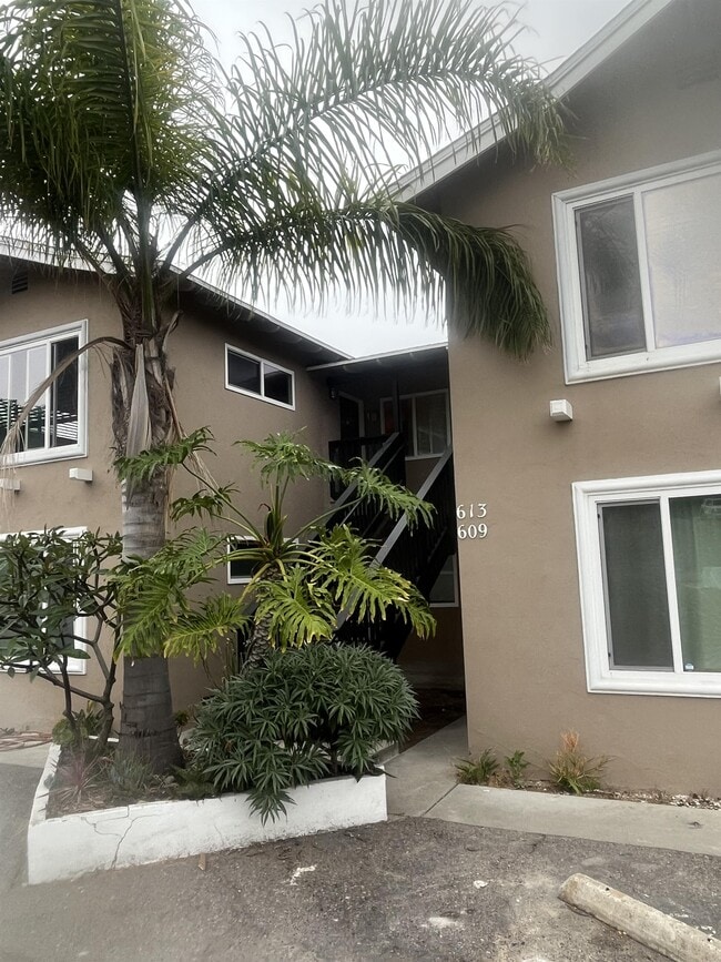 Foto del edificio - 609 S Cedros Ave
