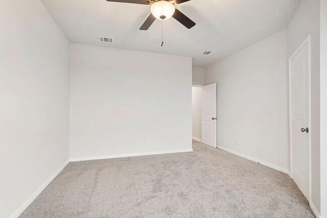 Foto del edificio - 4783 Native Tree Ln