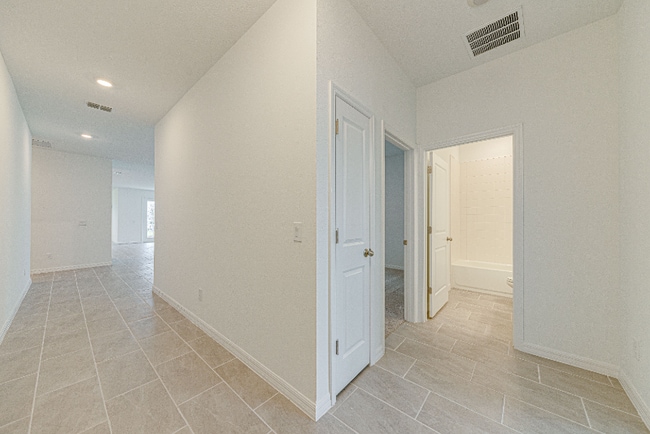 Building Photo - 2354 Lancashire St