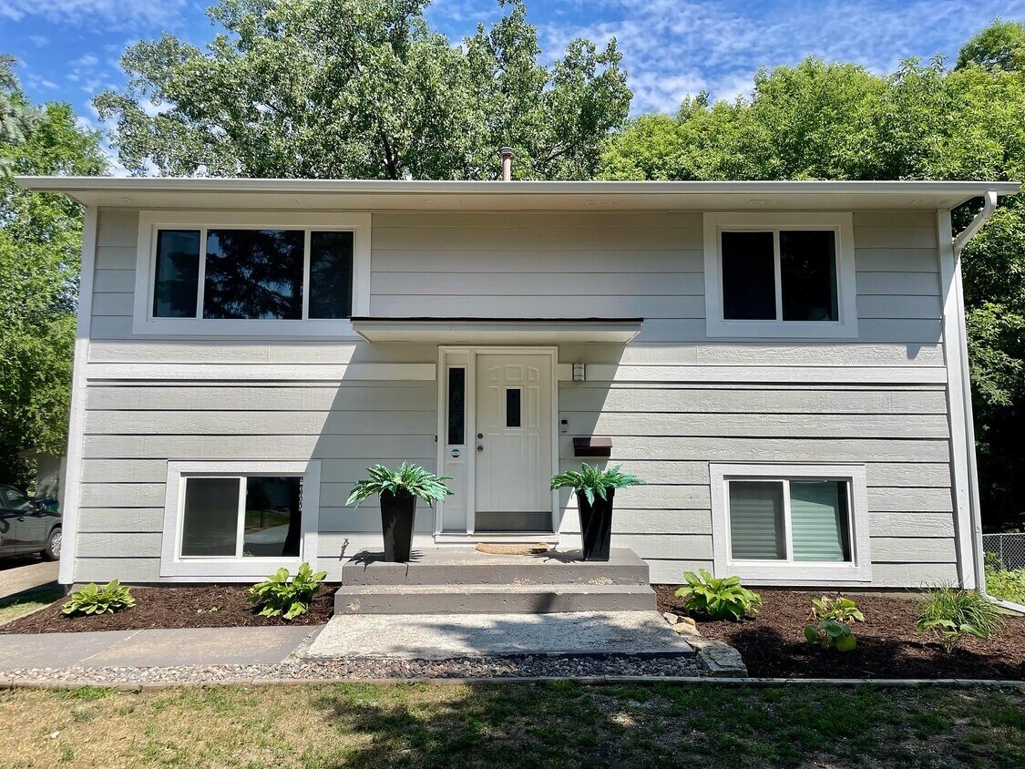 Foto principal - 2839 Salem Ave