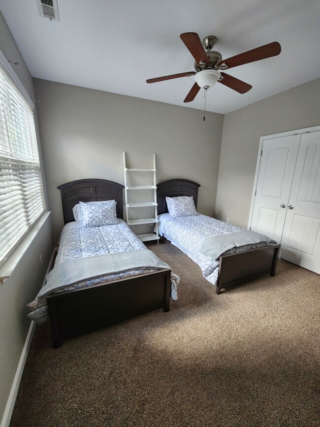 Foto del edificio - 5512 Muth Ct