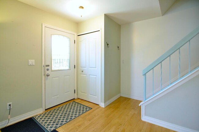 Building Photo - 3479 Burbank Dr