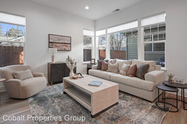Foto del edificio - 2 br, 2 bath House - 33 SW Truman Ave