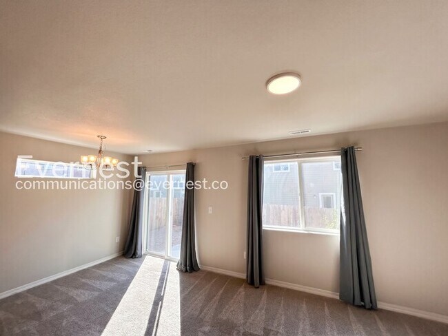 Foto del edificio - 3-Bed, 2.5-Bath Home/Voucher Accepted / Coming Soon!