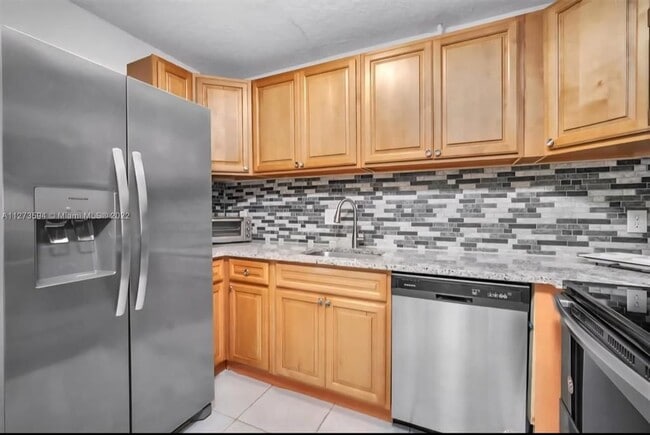 Foto del edificio - 3258 NW 104th Ave