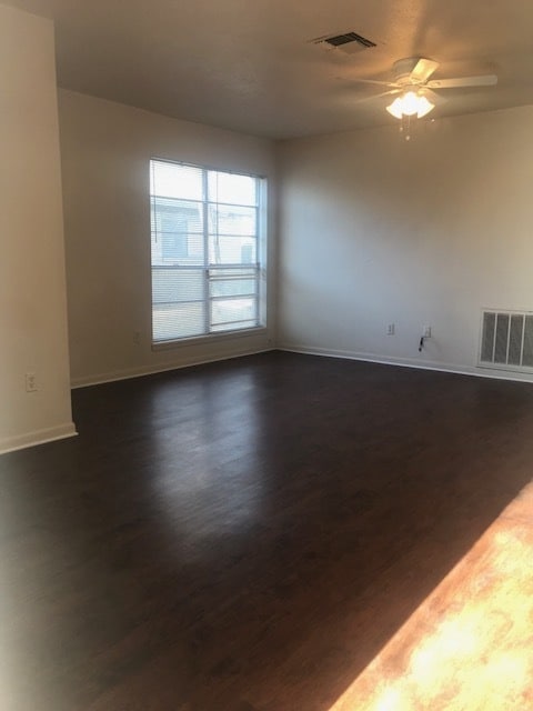 Building Photo - College Station -2 bedroom / 1 bath - Dupl...