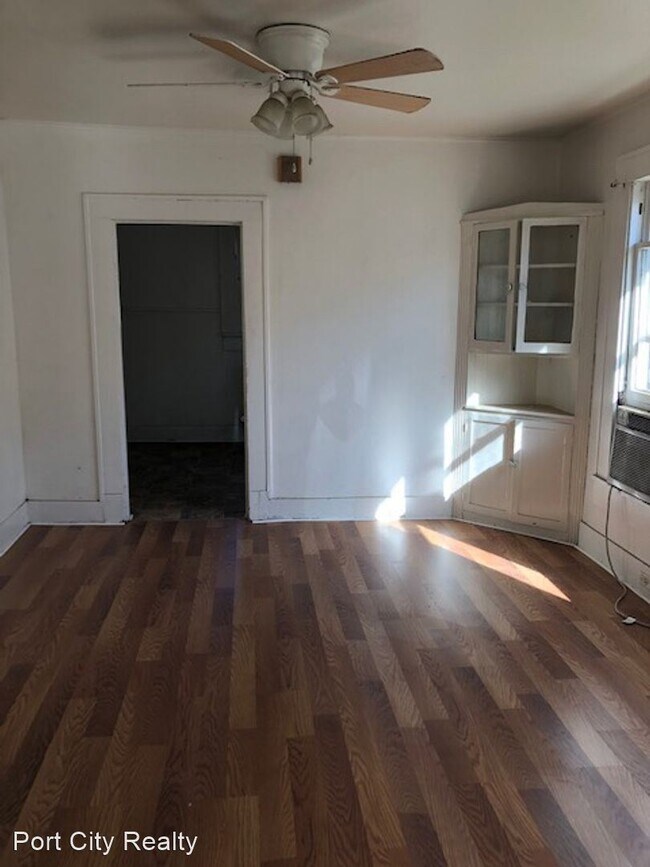 Building Photo - 3 br, 1 bath House - 2946 Regent St.