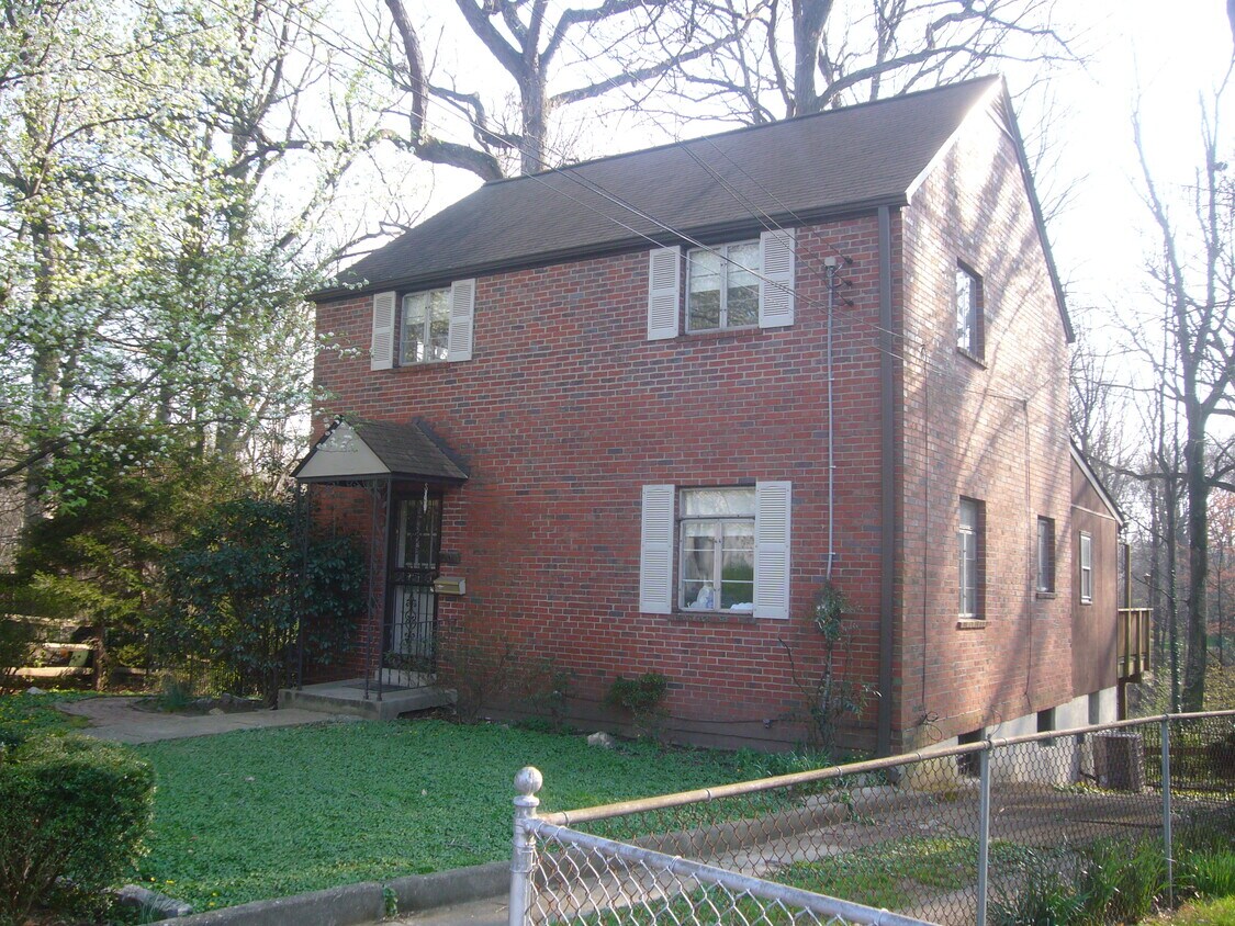 Primary Photo - 204 N Emerson St