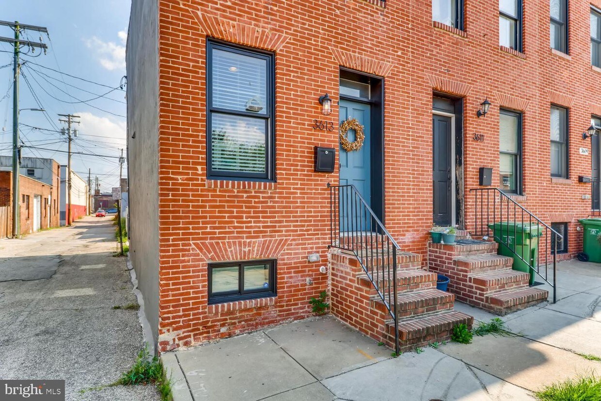 Primary Photo - 3613 Gough St