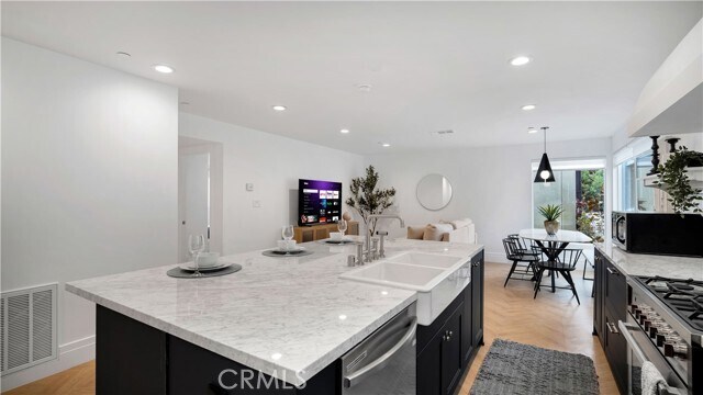 Building Photo - 1351 Seward St