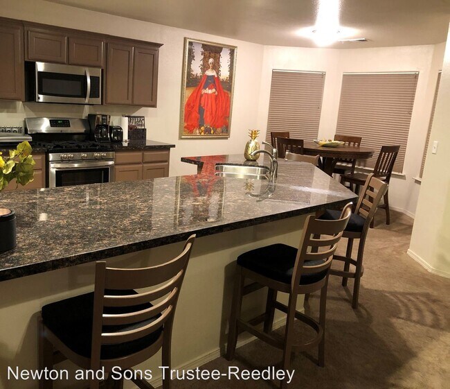Foto del edificio - 3 br, 2 bath House - 1857 Rawson Avenue