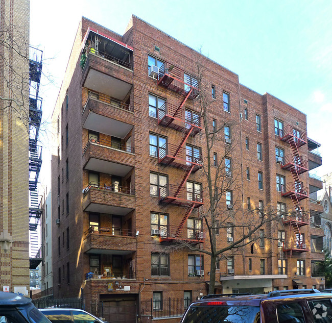 Building Photo - 20 Saint Pauls Ct