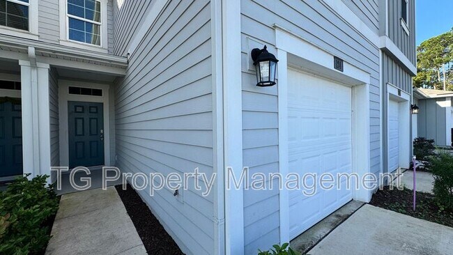 Building Photo - 124 Pasadena Dr