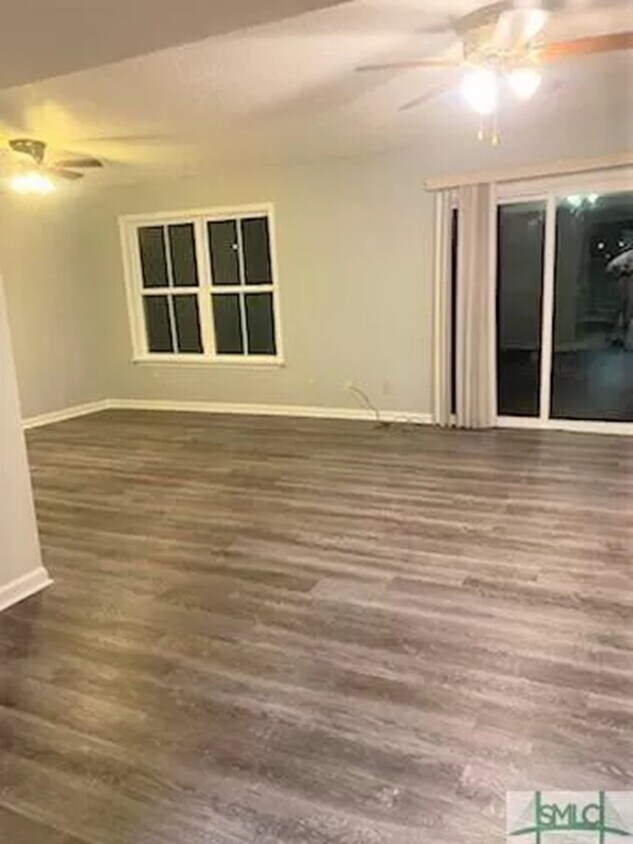 Foto del edificio - 912 Pineland Ave