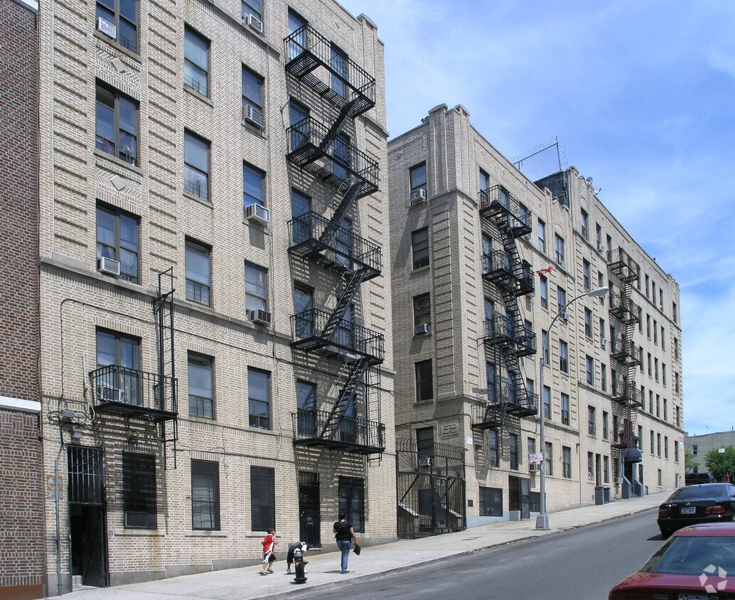 Foto principal - 2065-2067 Davidson Ave