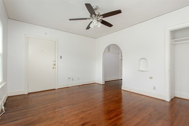 Foto del edificio - 5900 Oram St