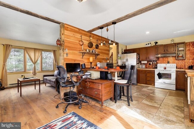 Building Photo - 7221 Hillview Dr