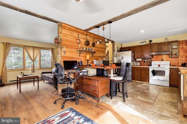 Foto del edificio - 7221 Hillview Dr