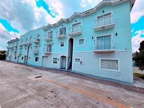 Building Photo - 6336 SW 27th St