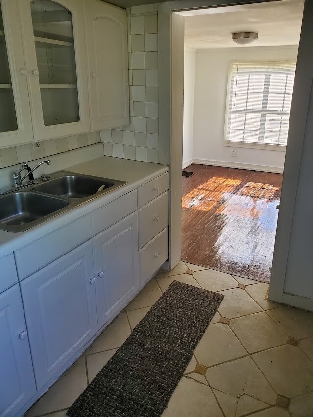 Foto del edificio - 6014 Hill Cir Dr