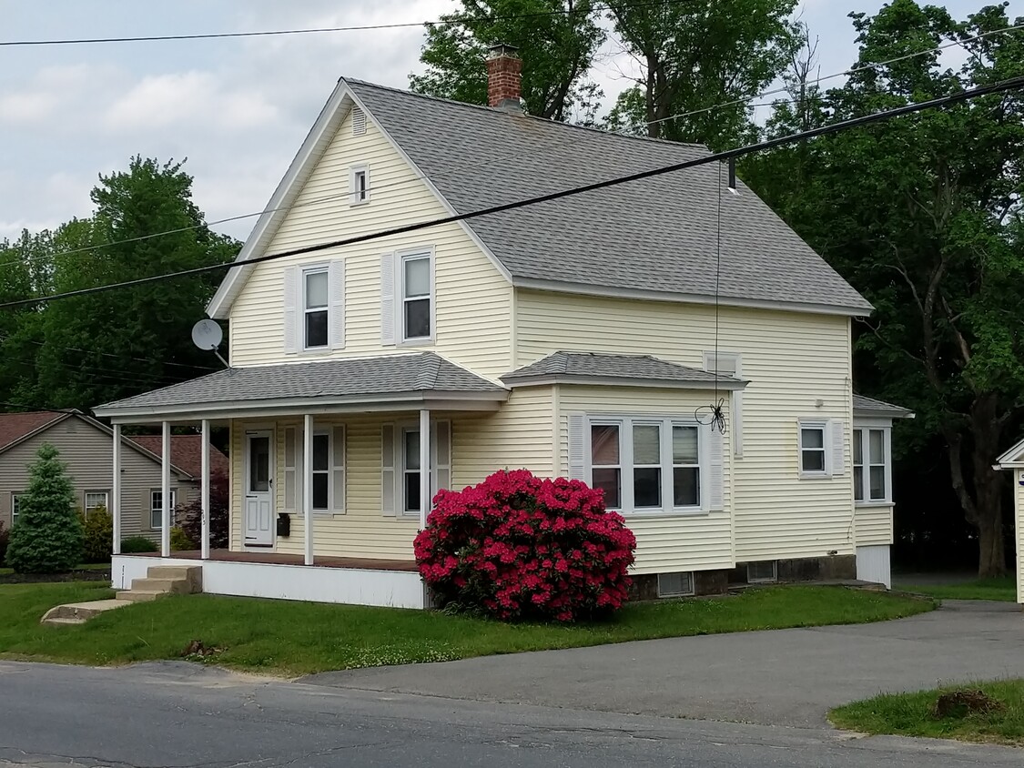 Front Porch - 293 Madison St