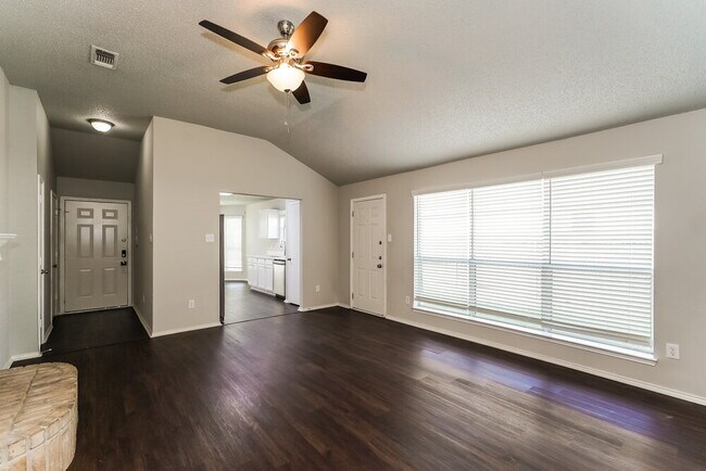 Foto del edificio - 1121 Sandalwood Dr