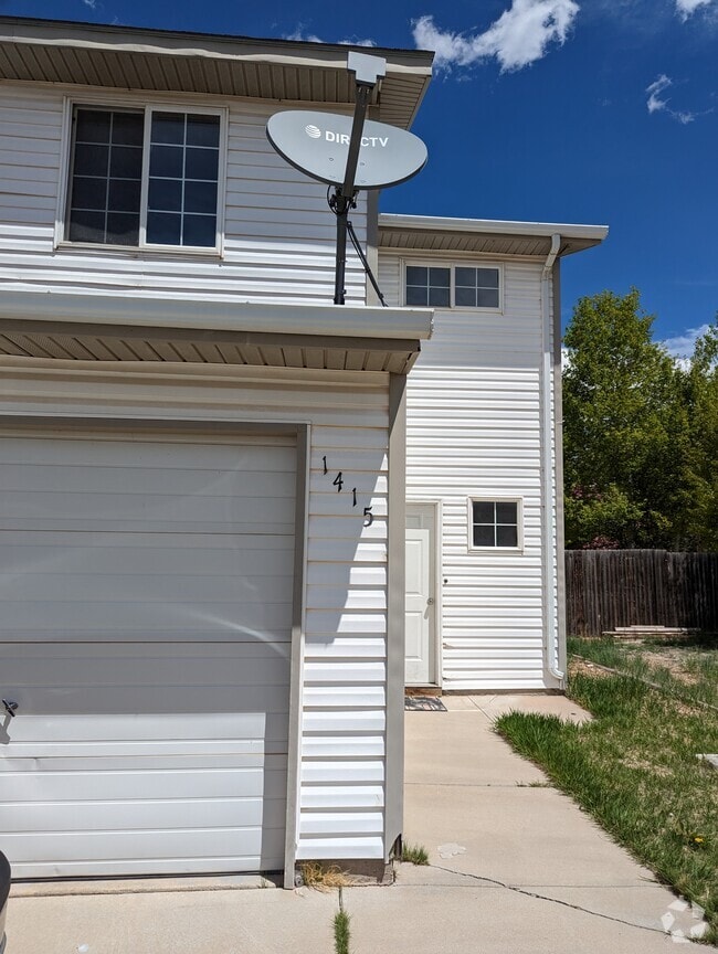 Building Photo - 1415 Boswell Dr