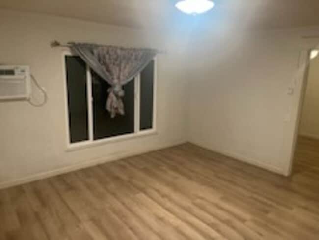 Foto del edificio - OL811/8171/2-Holmes, Kelsey