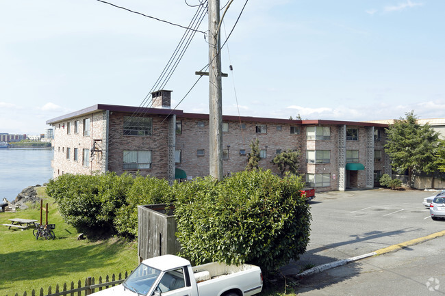 Foto del edificio - Edgewater East Apartments