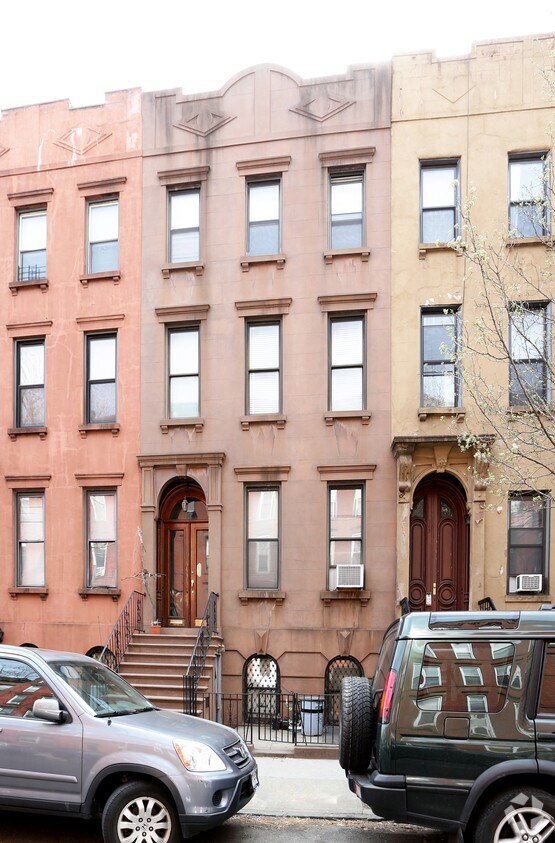 Primary Photo - 543 Henry St